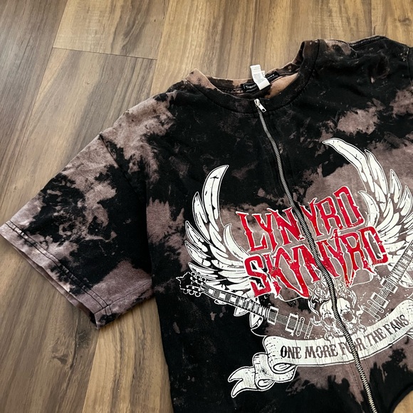 Trendy & Tipsy Redone Vintage Tee - Picture 6 of 7